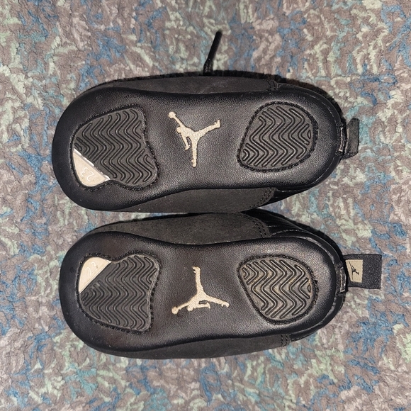 Jordan crib shoes - Picture 2 of 4